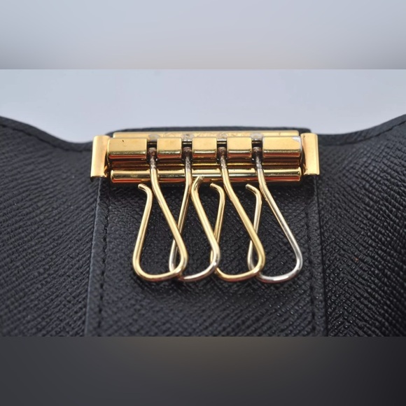Auth Louis Vuitton Kabuki Monogram Multicles 4 Four Hooks Key Case. COLLECTORS🔥 - Picture 12 of 16
